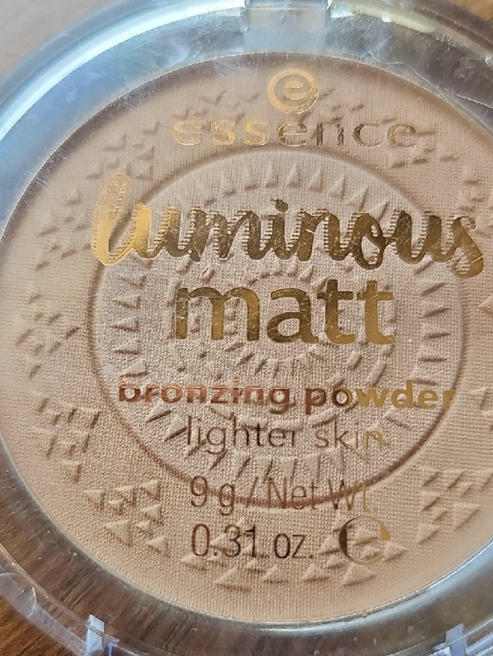 New Essence Luminous Matt Bronzing Powder - Light Beige Discontinued - Picture 3 of 3